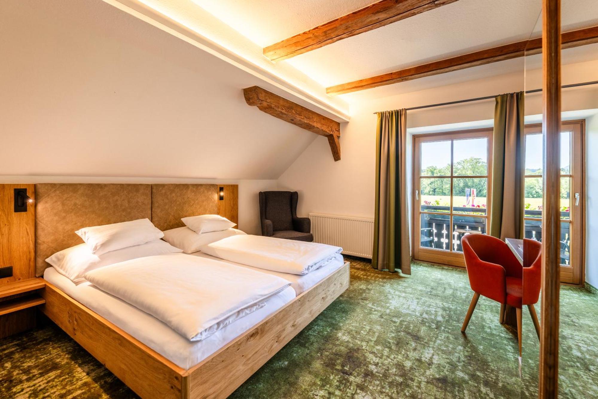 Gastagwirt Hotel Eugendorf Buitenkant foto