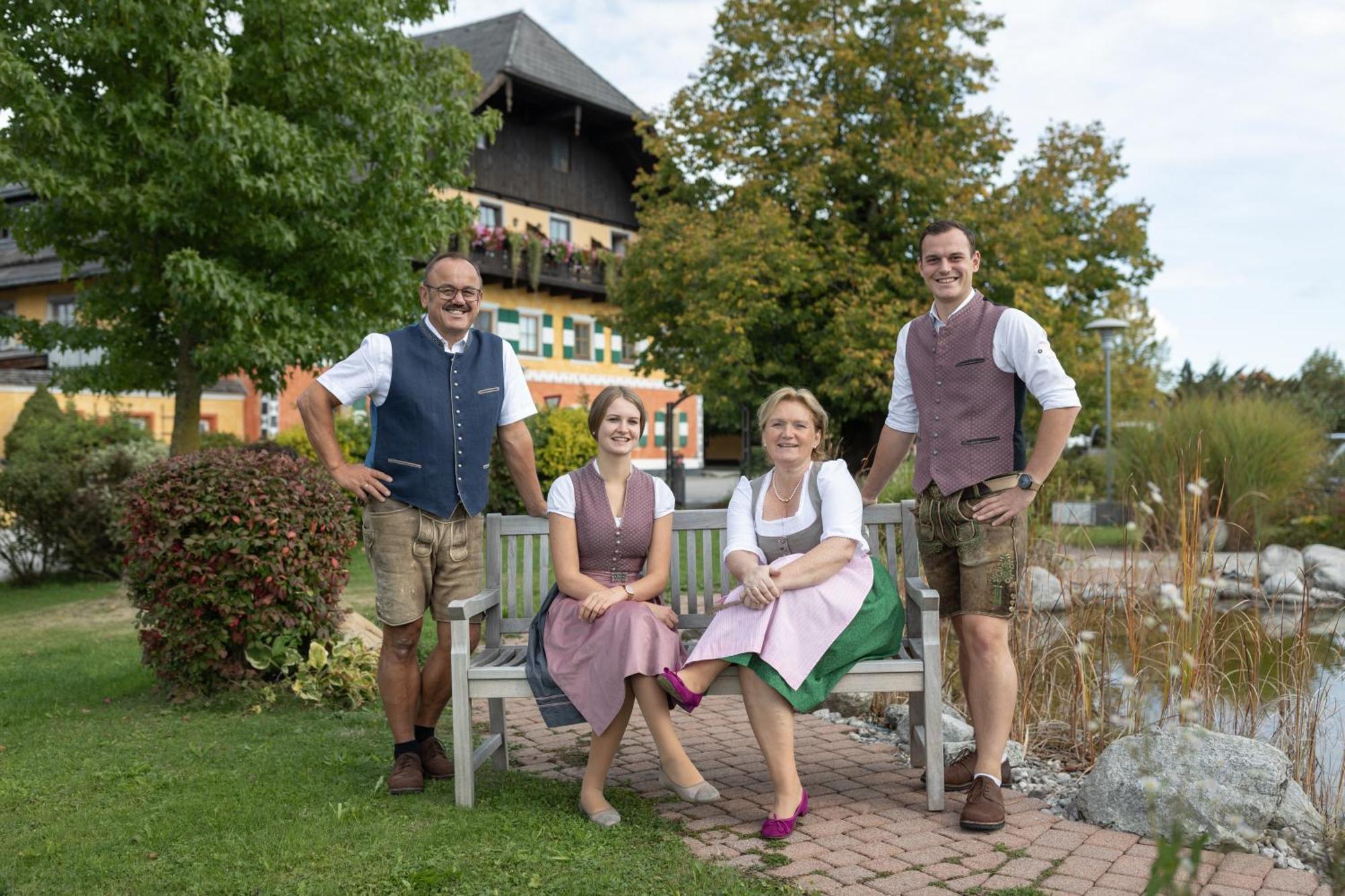 Gastagwirt Hotel Eugendorf Buitenkant foto